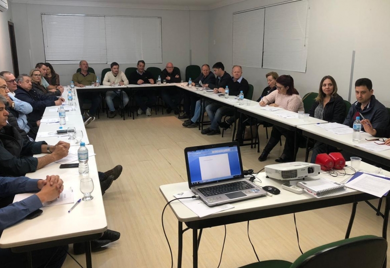 Pra Vida - Novos diretores da ACIC participam da primeira reunião