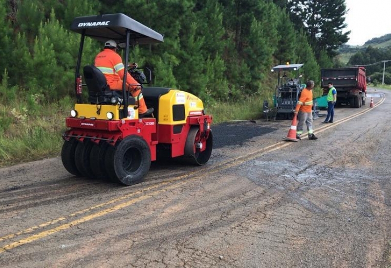Pra Vida - ACIC comemora inicio da Operação Tapa Buracos na SC-120.