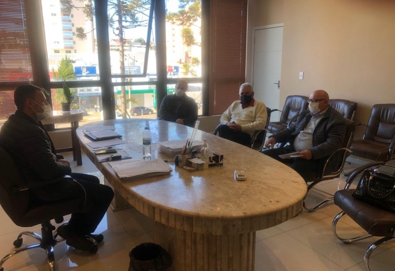 Pra Vida - Prefeito de Curitibanos e presidente do Legislativo recebem visita do novo presidente da Acic