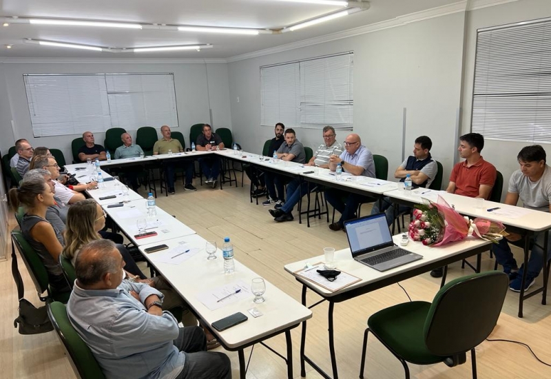 Pra Vida - Reunião de março discute participação na Expocentro, Polo Tecnológico, revitalização de salas e construção da nova sede