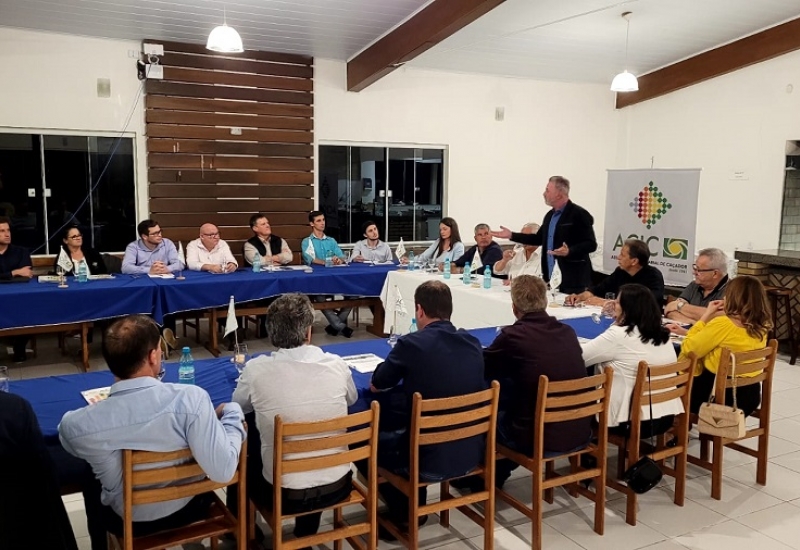 Pra Vida - Acic participa de Plenária da Regional Meio Oeste