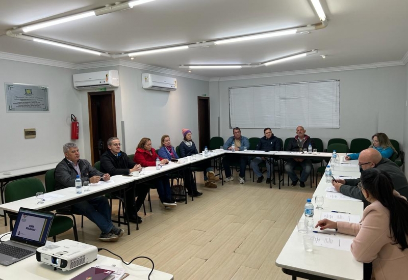 Pra Vida - Acic promove reunião mensal com diretores