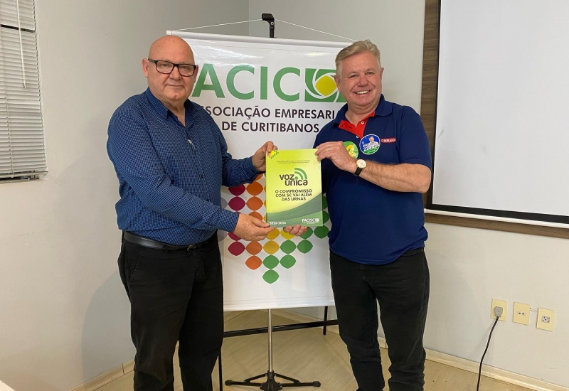 Pra Vida - Em reunião de Diretoria, Acic entrega Cartilha do Voz Única a candidato curitibanense