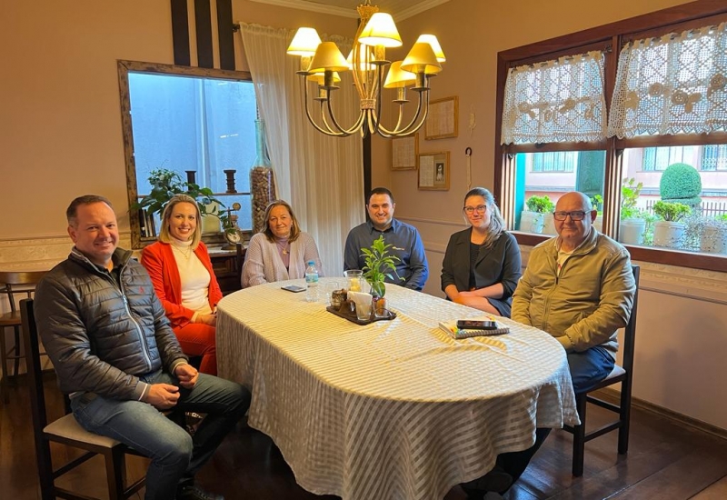 Pra Vida - Presidentes de associações se reúnem para troca de informações