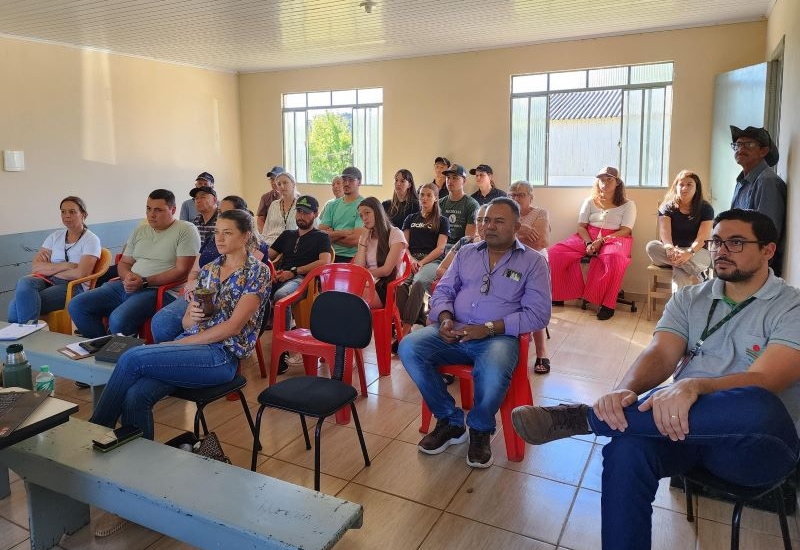 Pra Vida - Núcleo de Apicultores participa de capacitação 