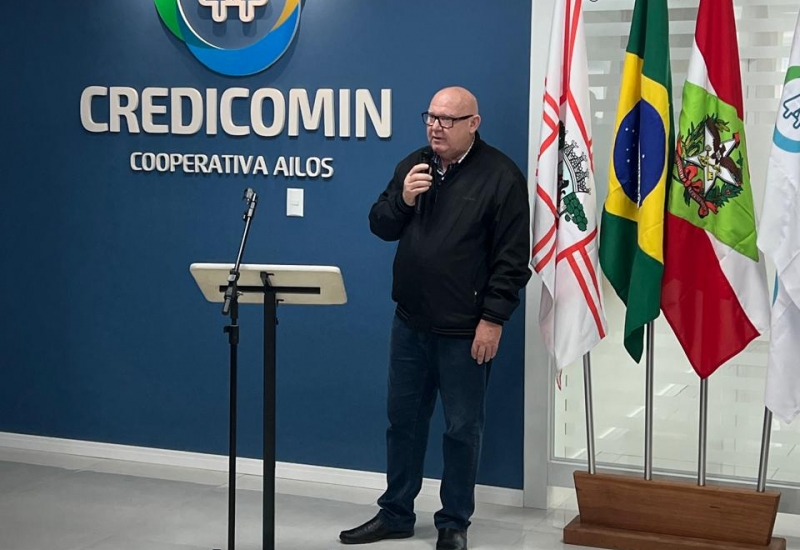 Pra Vida - Presidente da Acic prestigia inauguração da Credicomin