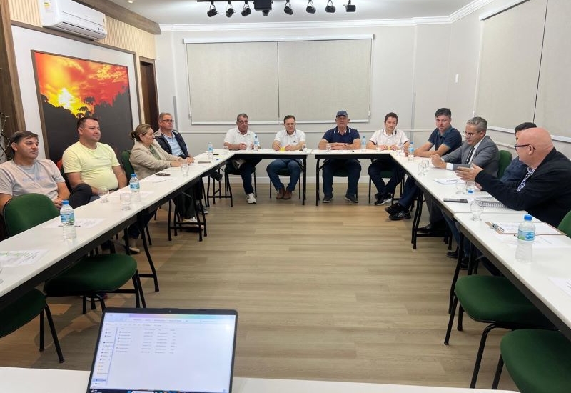 Pra Vida - Diretores participam da reunião referente ao mês de junho