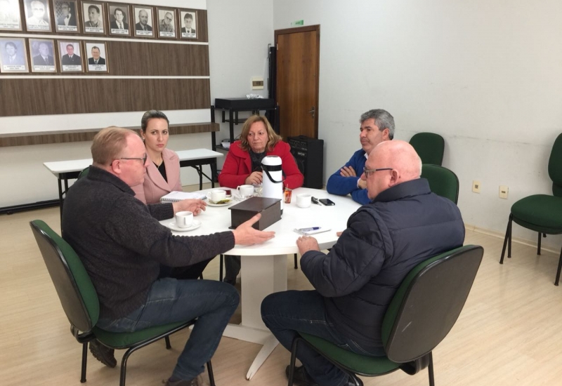 Pra Vida - Ações para o final de ano voltam a ser discutidas pela ACIC   