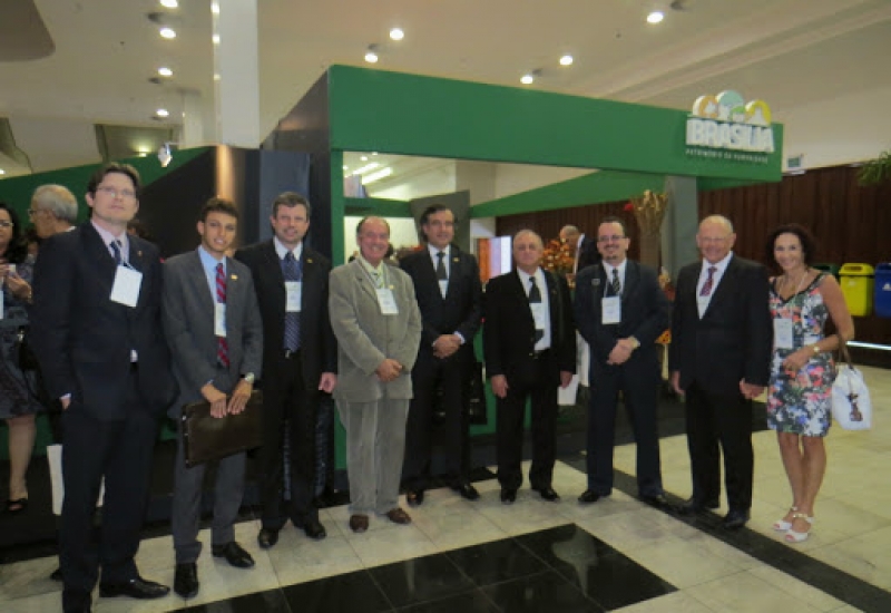 Pra Vida - Comitiva da Facisc testemunha compromisso da Presidenta Dilma em favor da simplificação do Simples