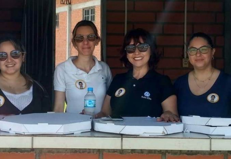 Pra Vida - Núcleo da Mulher Empresária entrega valor arrecadado com Ação Social para Brian