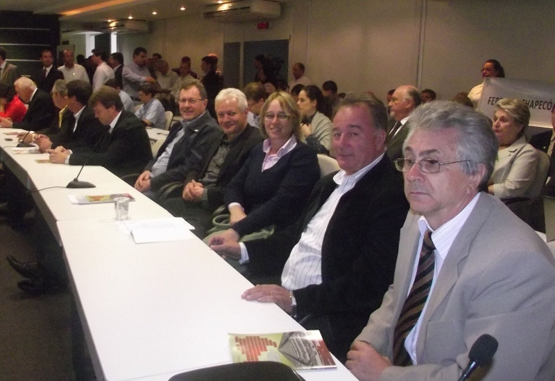 Pra Vida - Reunião com autoridades e empresários em Florianópolis discute futuro do setor ferroviário no Estado