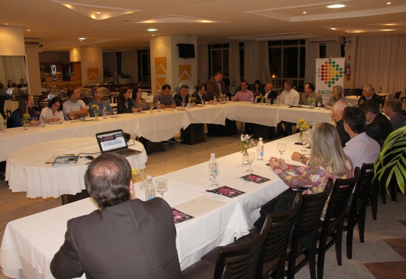 Pra Vida - ACIC participa de Plenária da FACISC em Campos Novos