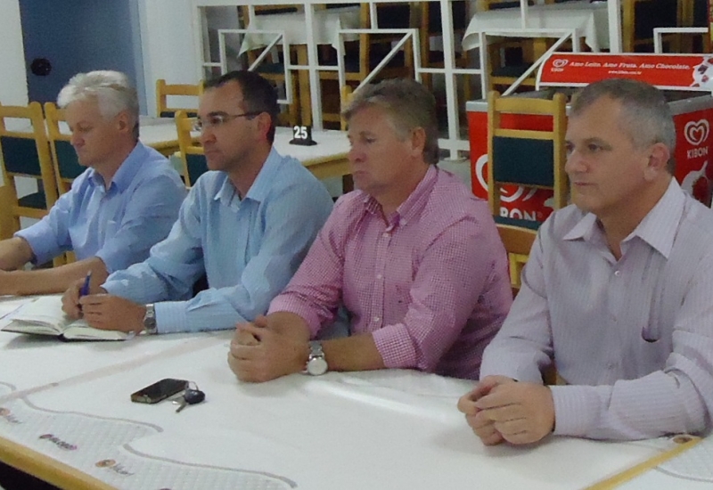 Pra Vida - ACIC e demais entidades curitibanenses promovem jantar com Prefeito e Vice eleitos.