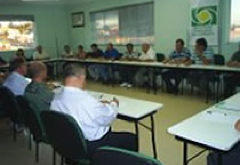 Pra Vida - Reunião avalia o primeiro semestre da UFSC em Curitibanos 