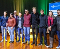 Acic Curitibanos - Jovens Empreendedores participam de palestra em Videira